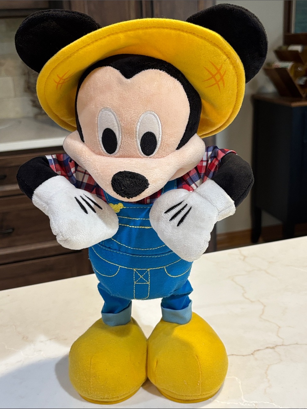 Disney Junior E-I-Oh! Mickey Mouse interactive plush toy
